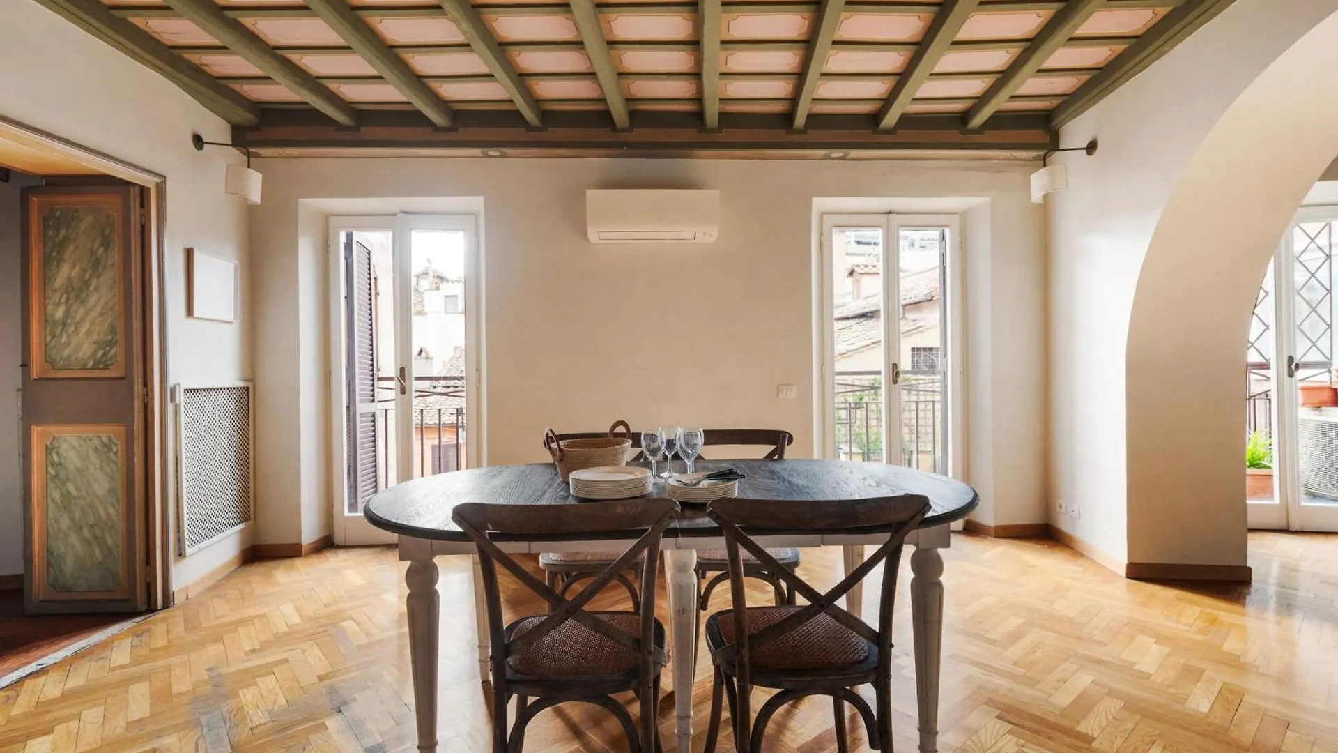 Appartement Pantheon Classic Home By Romeloft